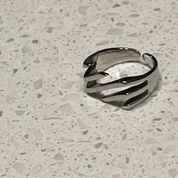 Minimalist Square Hollow Adjustable stainless steel Ring - Picture 3 of 10
